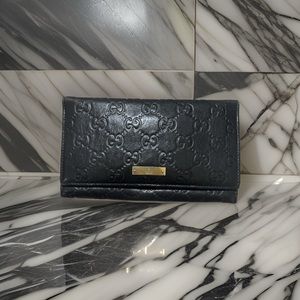 Gucci black leather wallet